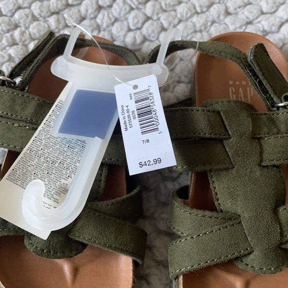 Sandals - Picture 2 of 2